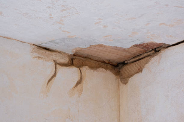 Water damage restoration process in Seagraves, TX